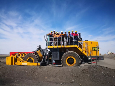 新突破！徐工正面吊產品揚帆出海，助力中亞區域礦山施工升級